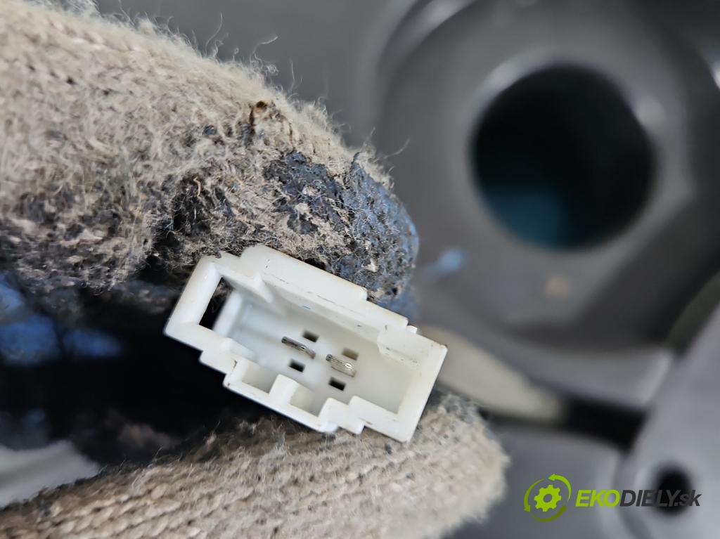 Audi Q5 2008-2016 2.0 TFSI 211KM manual 155 kW 1984 cm3 5- Subwoofer: 8R0035382 (Audio zariadenia)