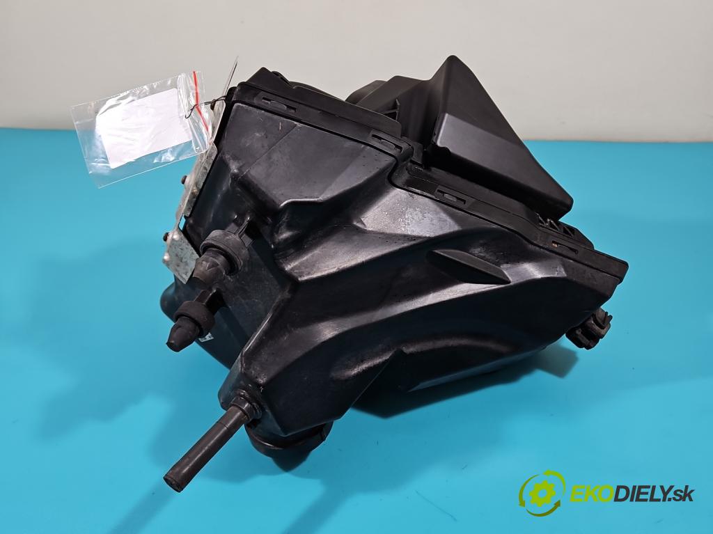 Audi Q5 2008-2016 2.0 TFSI 211KM manual 155 kW 1984 cm3 5- obal filtra vzduchu 8K0133843E (Obaly filtrov vzduchu)