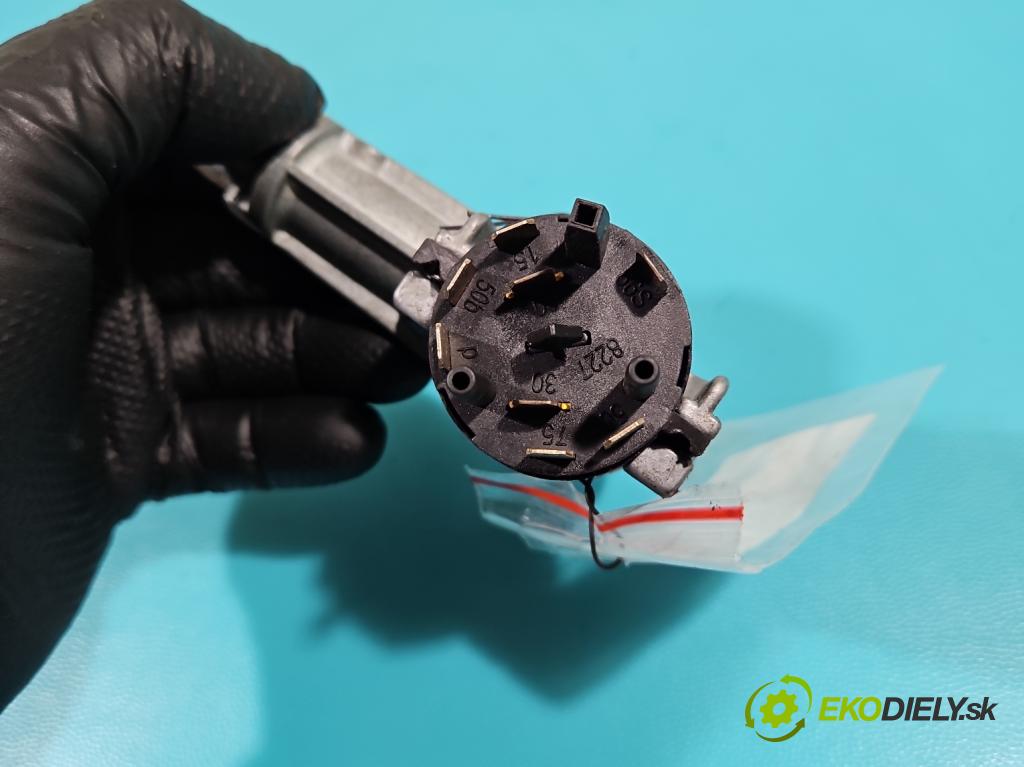 Audi 80 B4 1991-1994 2.0 90 HP manual 66 kW 1984 cm3 4- Spínačka  (Spínacie skrinky a kľúče)