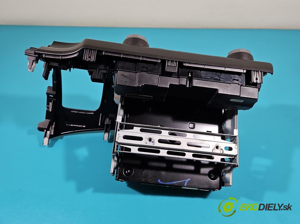 Honda Civic VIII 2006-2011 1.8 16V 140 HP manual 103 kW 1799 cm3 4- Radio originál 39100-SNA-G220-M1