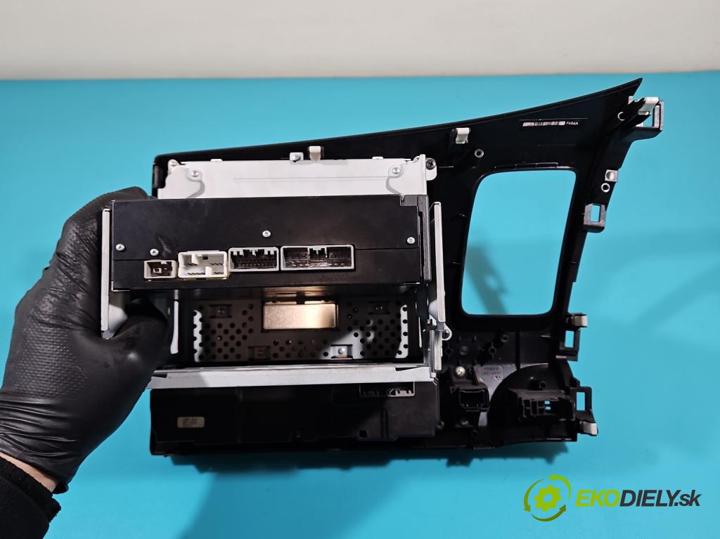 Honda Civic VIII 2006-2011 1.8 16V 140 HP manual 103 kW 1799 cm3 4- Radio originál 39100-SNA-G220-M1