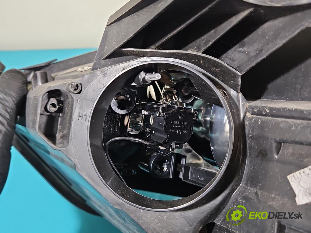 Citroen DS5 2011-2015 1.6 THP 156 HP automatic 115 kW 1598 cm3 5- Reflektor: pravý 9802086580 (Pravé)