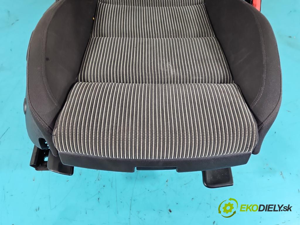 Audi A4 B8 2007-2015 1.8 TFSI 120 HP manual 88 kW 1798 cm3 5- Sedačka pravý  (Sedačky, sedadlá)