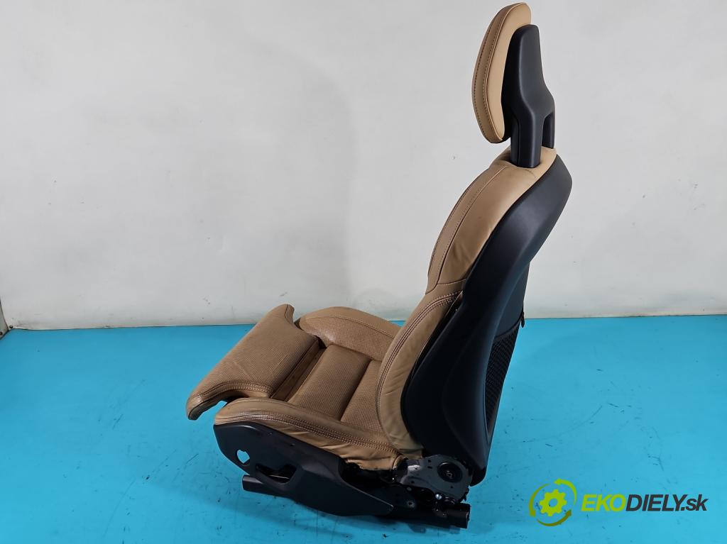 Volvo V90 2016- 2.0 D5 235 HP automatic 173 kW 1969 cm3 5- Sedačka ľavý  (Sedačky, sedadlá)