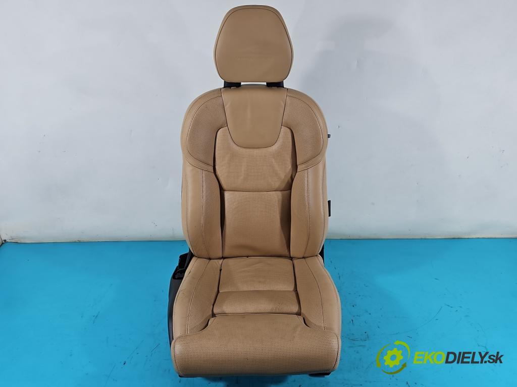 Volvo V90 2016- 2.0 D5 235 HP automatic 173 kW 1969 cm3 5- Sedačka pravý  (Sedačky, sedadlá)