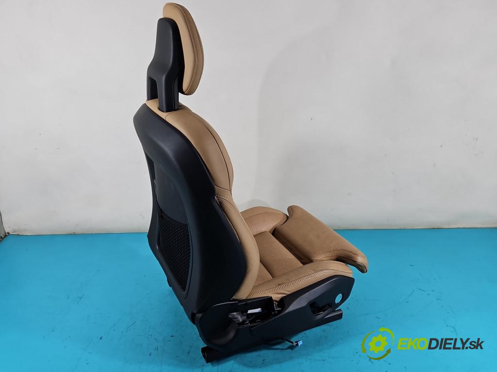 Volvo V90 2016- 2.0 D5 235 HP automatic 173 kW 1969 cm3 5- Sedačka pravý  (Sedačky, sedadlá)