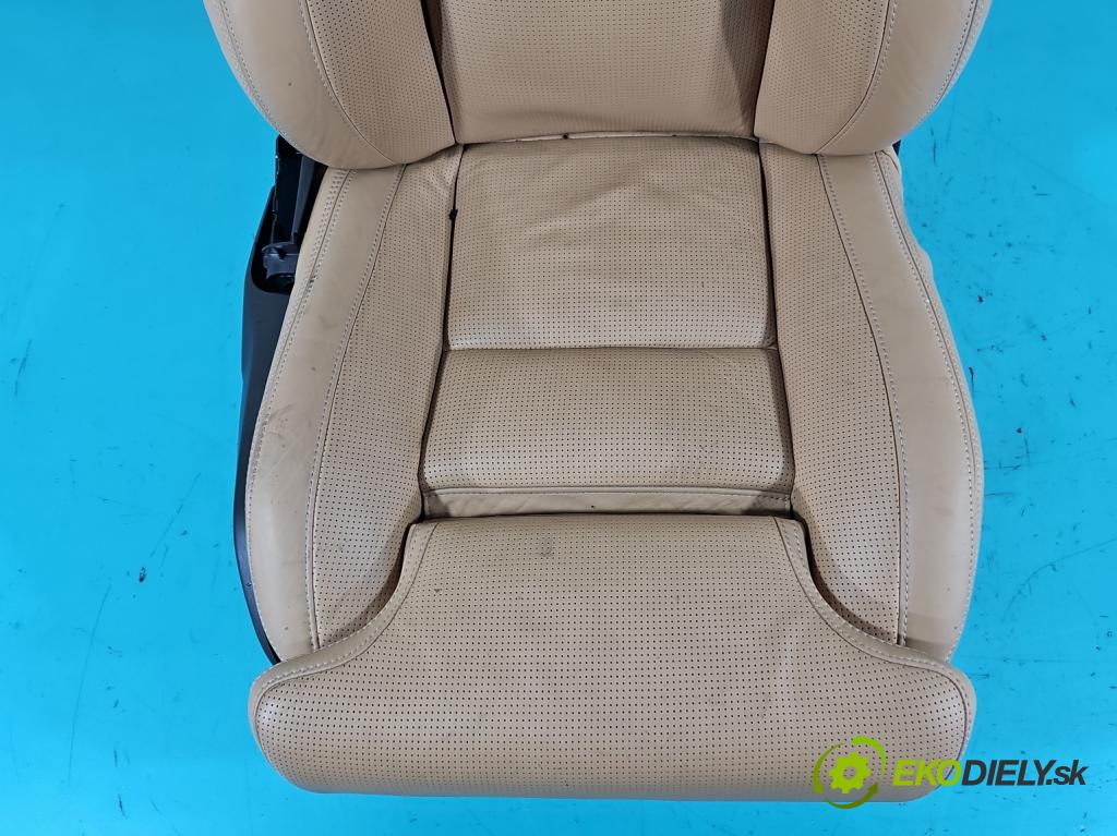 Volvo V90 2016- 2.0 D5 235 HP automatic 173 kW 1969 cm3 5- Sedačka pravý  (Sedačky, sedadlá)