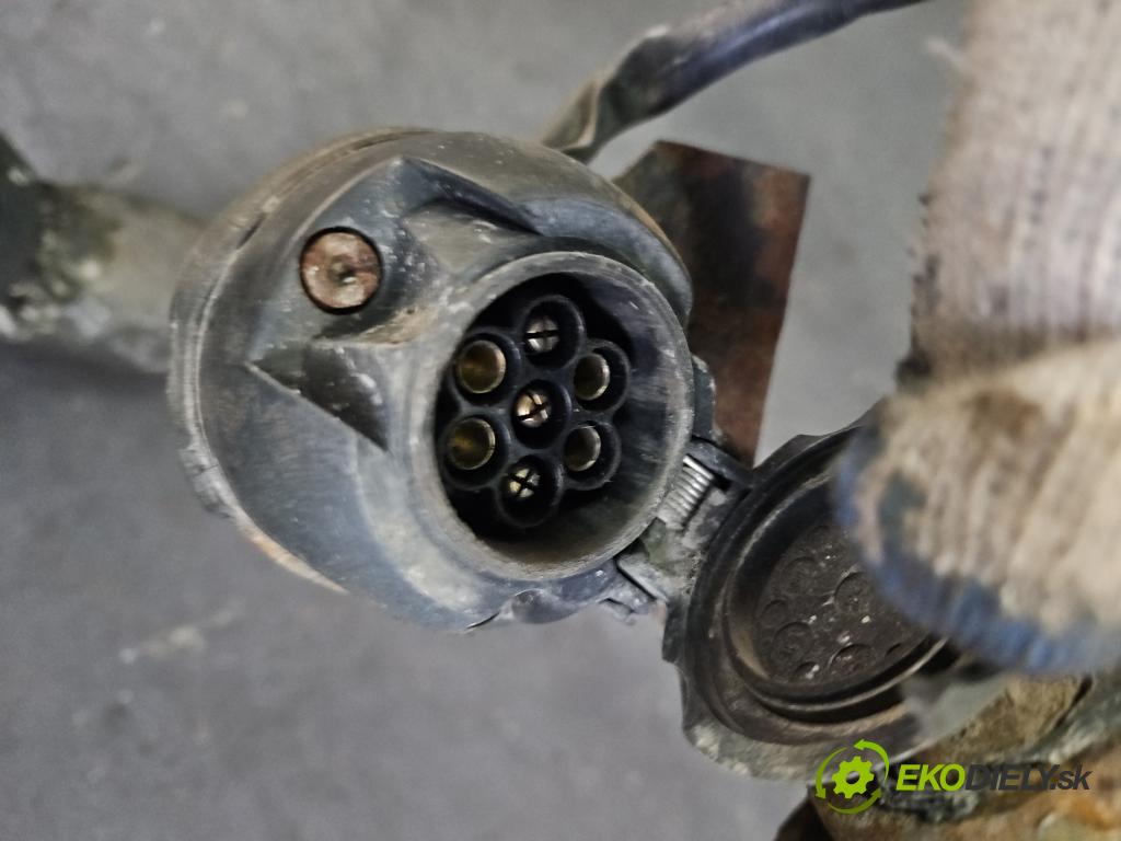 Ford C-Max I 2003-2010 1.8 16V 125 hp manual 92 kW 1798 cm3 5- oko tažné  (Tažná zařízení)