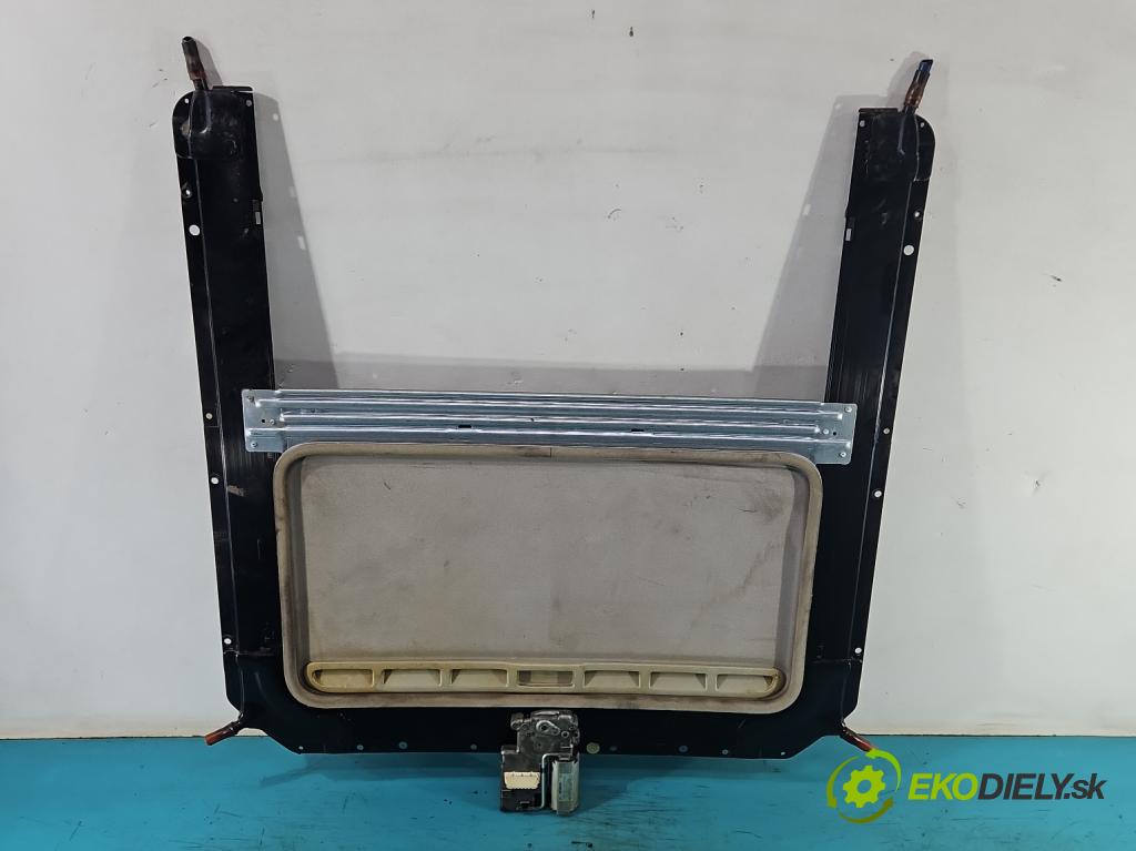 Vw Golf III 1991-1998 1.6 75 hp manual 55 kW 1598 cm3 5- Střešní okno:  (Okna karoserie)