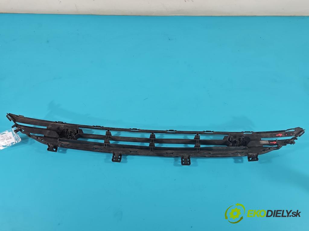 Volvo V90 2016- 2.0 D5 235 hp automatic 173 kW 1969 cm3 5- Zaślepka: mřížka: nárazníku medián: 31449143