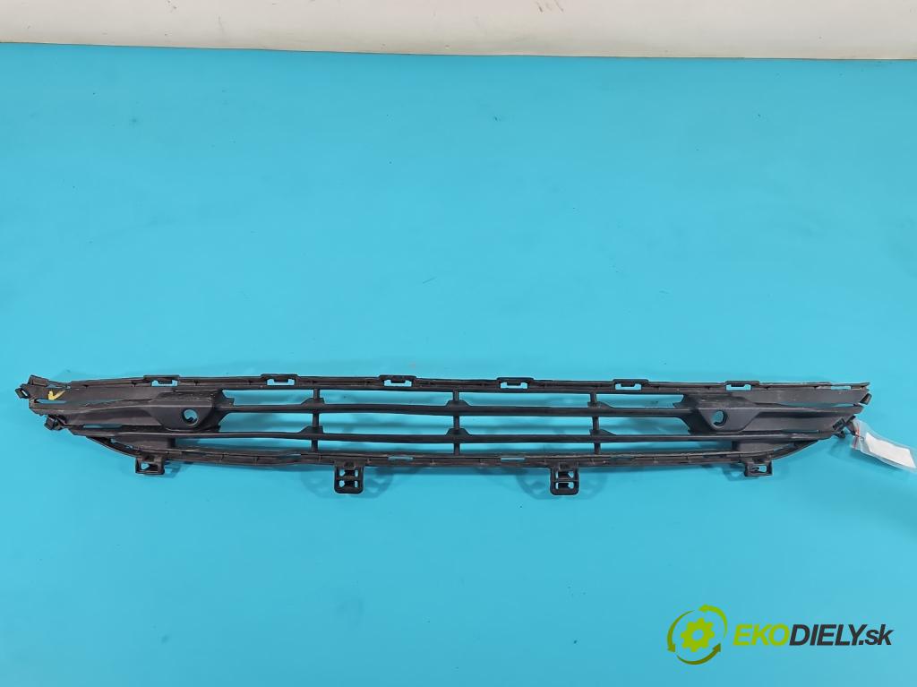 Volvo V90 2016- 2.0 D5 235 hp automatic 173 kW 1969 cm3 5- Zaślepka: mřížka: nárazníku medián: 31449143