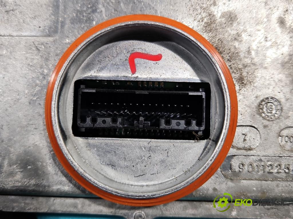 Volvo V90 2016- 2.0 D5 235 HP automatic 173 kW 1969 cm3 5- střídač: xenon 31446805 (Riadiaca jednotka xenónu)