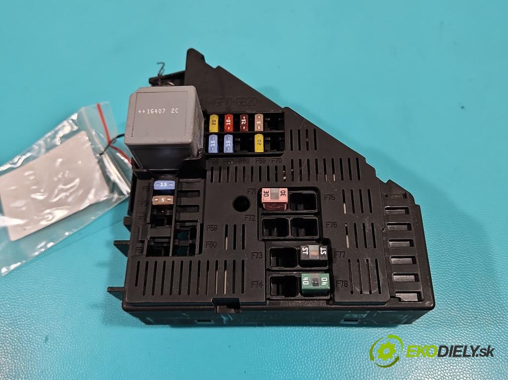 Volvo V90 2016- 2.0 D5 235 hp automatic 173 kW 1969 cm3 5- skříňka pojistková 31473571 (Pojistkové skříňky)