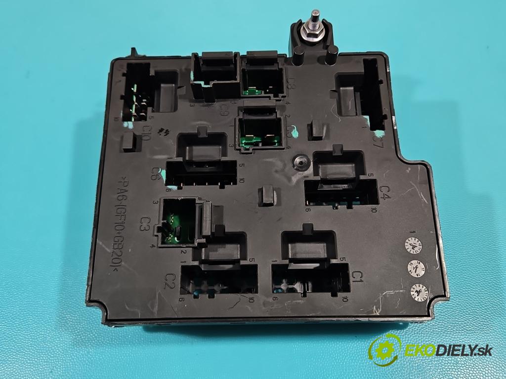 Volvo V90 2016- 2.0 D5 235 hp automatic 173 kW 1969 cm3 5- skříňka pojistková 31473570 (Pojistkové skříňky)