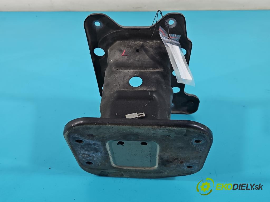 Opel Antara 2006-2015 2.2 cdti 163 hp automatic 120 kW 2231 cm3 5- výztuha nárazníku přední