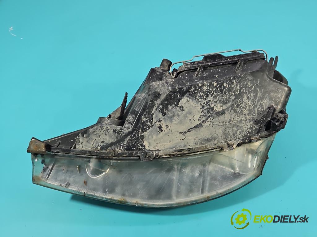 Ford Focus Mk1 1998-2004 1.8 tddi 90 HP manual 66 kW 1753 cm3 5- Reflektor: pravý  (Pravé)