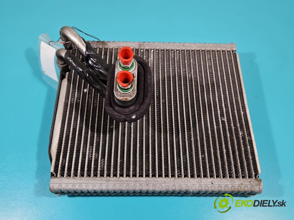 Kia Sportage IV 2015-2021 1.7 crdi 141 hp automatic 104 kW 1685 cm3 5- radiátor  (Radiátory topení)