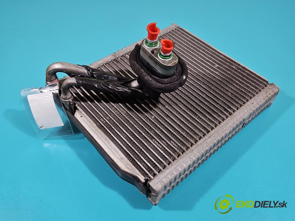 Kia Sportage IV 2015-2021 1.7 crdi 141 hp automatic 104 kW 1685 cm3 5- radiátor  (Radiátory topení)