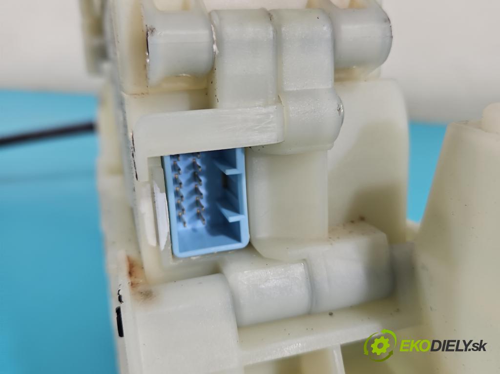 Kia Sportage IV 2015-2021 1.7 crdi 141 HP automatic 104 kW 1685 cm3 5- Páka: Změny: stupeň,rýchlosť 46701-D4440 (Rýchlostná páka (kulisa))