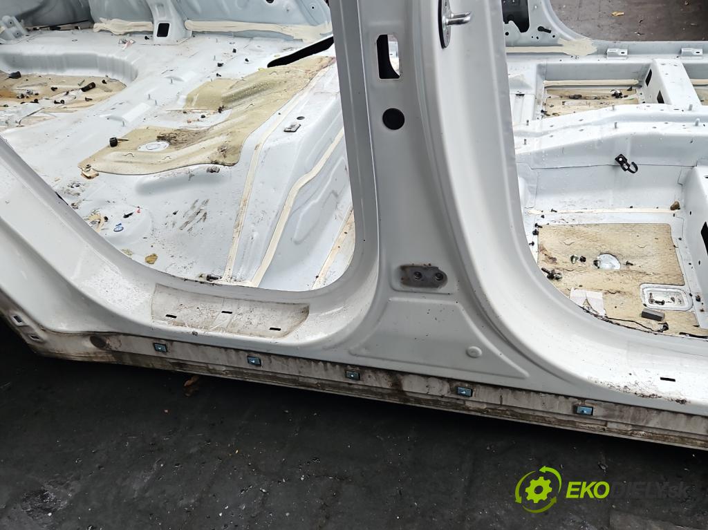 Kia Sportage IV 2015-2021 1.7 crdi 141 HP automatic 104 kW 1685 cm3 5- Práh: pravý  (Ostatné)