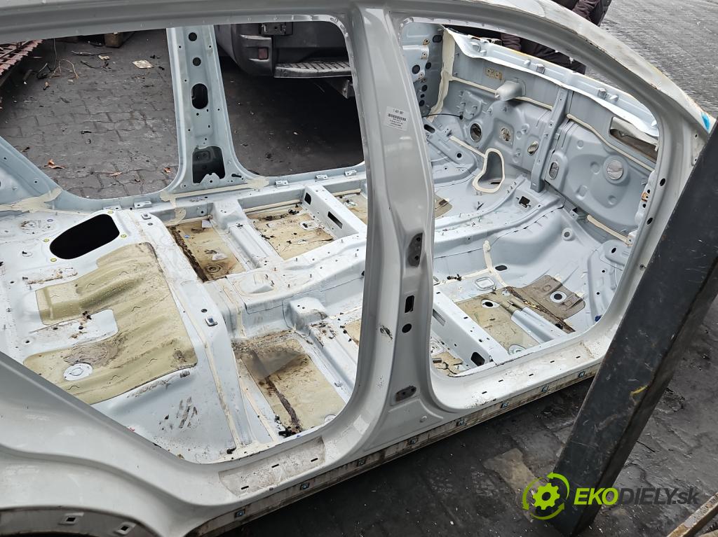 Kia Sportage IV 2015-2021 1.7 crdi 141 HP automatic 104 kW 1685 cm3 5- Práh: pravý  (Ostatné)