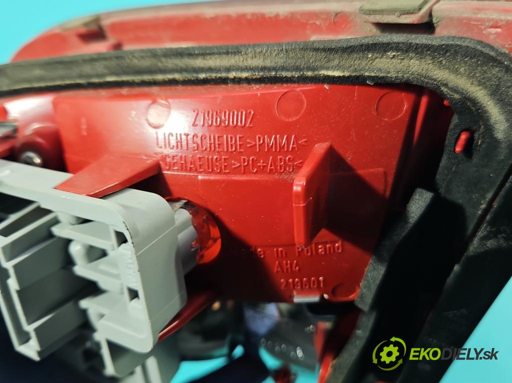 Audi A4 B8 2007-2015 1.8 TFSI 120 hp manual 88 kW 1798 cm3 5- světlo zadní levé 21969002 (Klika dveří ostatní)