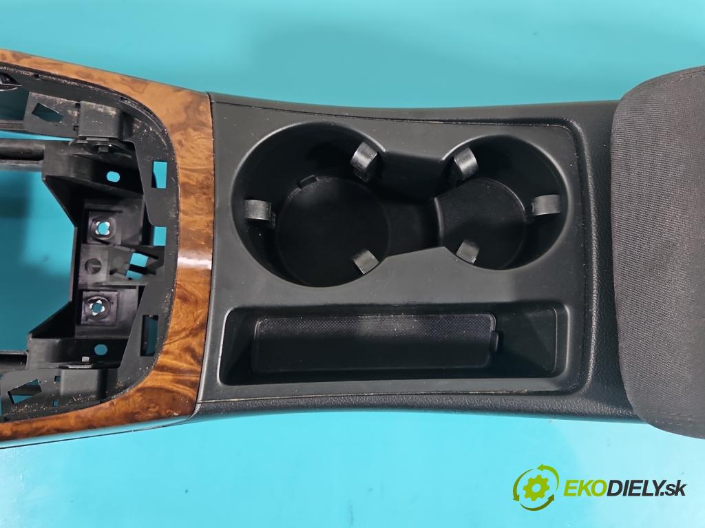 Audi A4 B8 2007-2015 1.8 TFSI 120 HP manual 88 kW 1798 cm3 5- operadlo 8K0864981E (Lakťové opierky)