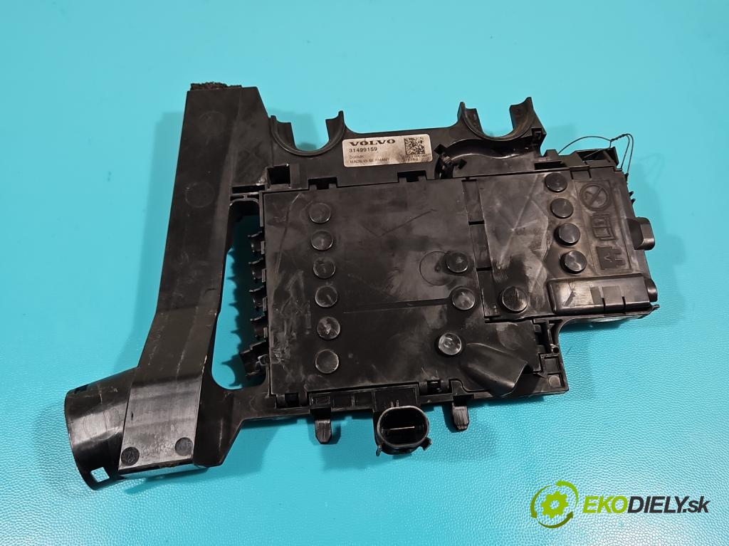Volvo V90 2016- 2.0 D5 235 hp automatic 173 kW 1969 cm3 5- skříňka pojistková 31499159 (Pojistkové skříňky)