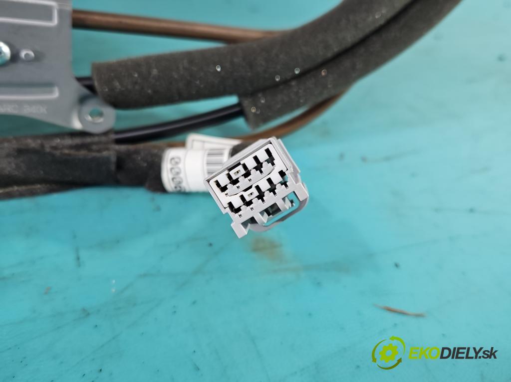 Kia Sportage IV 2015-2021 1.7 crdi 141 HP automatic 104 kW 1685 cm3 5- roleta (Rolety kufra)