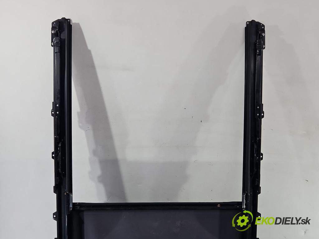 Kia Sportage IV 2015-2021 1.7 crdi 141 HP automatic 104 kW 1685 cm3 5- roleta (Rolety kufra)