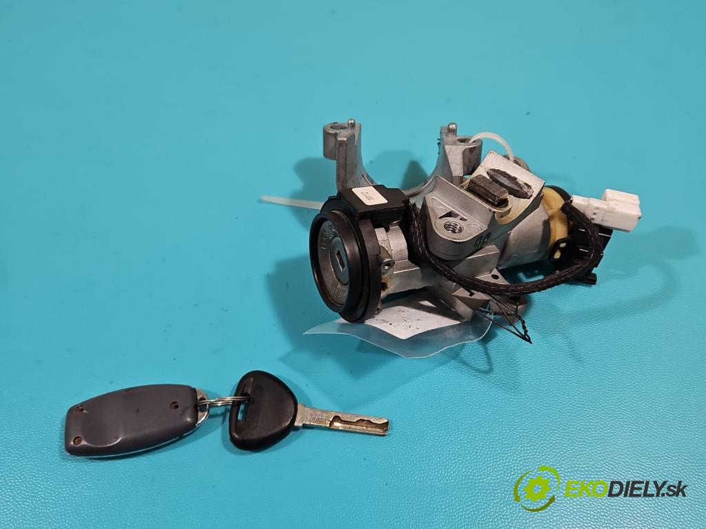 Mitsubishi Space star 1.9 dci 102 HP manual 75 kW 1870 cm3 5- Spínačka  (Spínacie skrinky a kľúče)