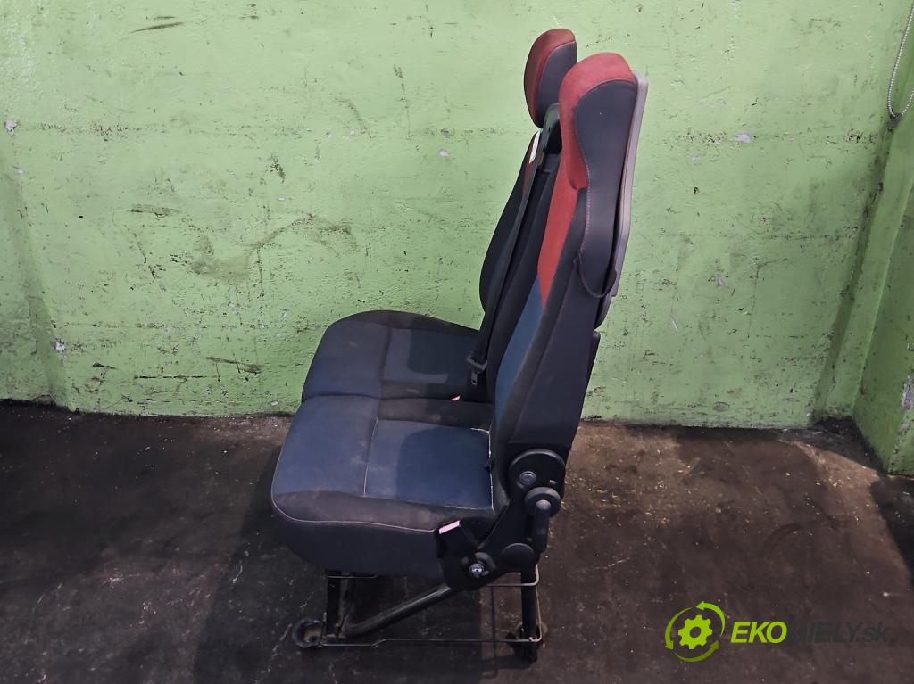 Renault Master III 2010-2019 2.3 dci 145 HP manual 107 kW 2299 cm3 5- Sedačka pravý  (Sedačky, sedadlá)