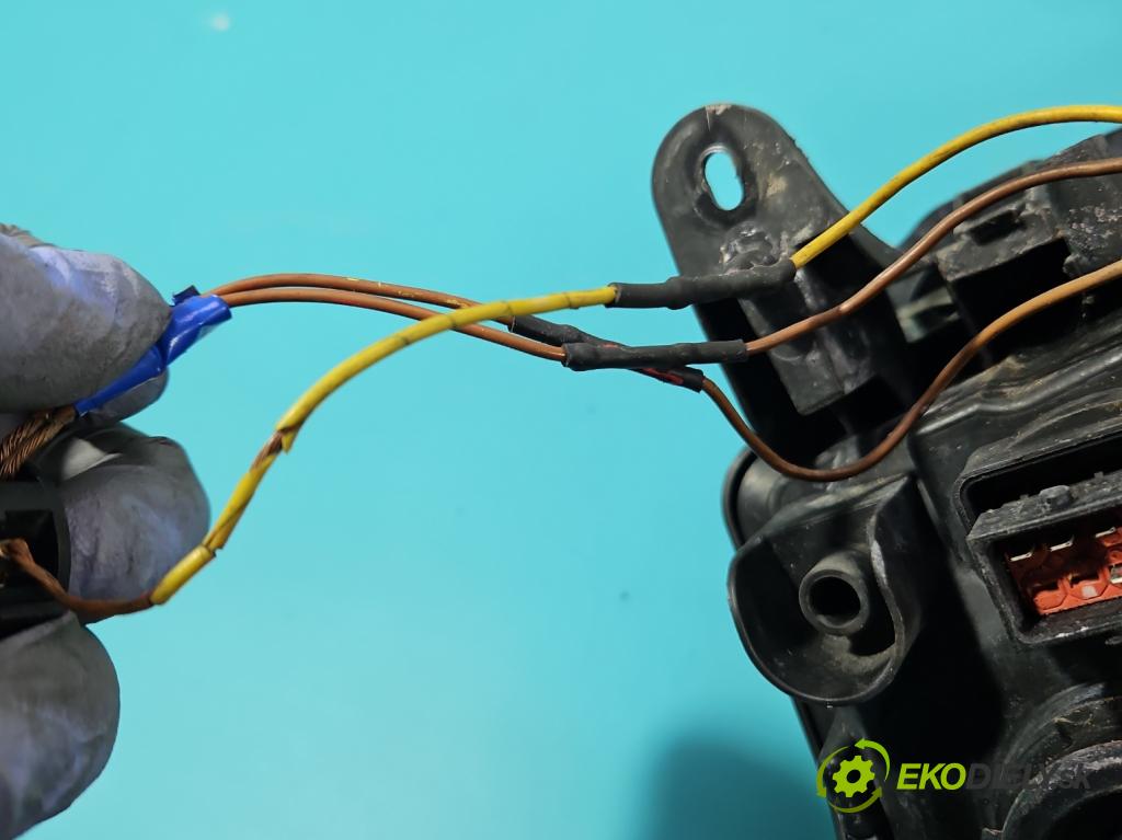 Saab 9-3 II 2002-2012 2.0 T 150 HP manual 110 kW 1998 cm3 4- Reflektor: pravý (Pravé)