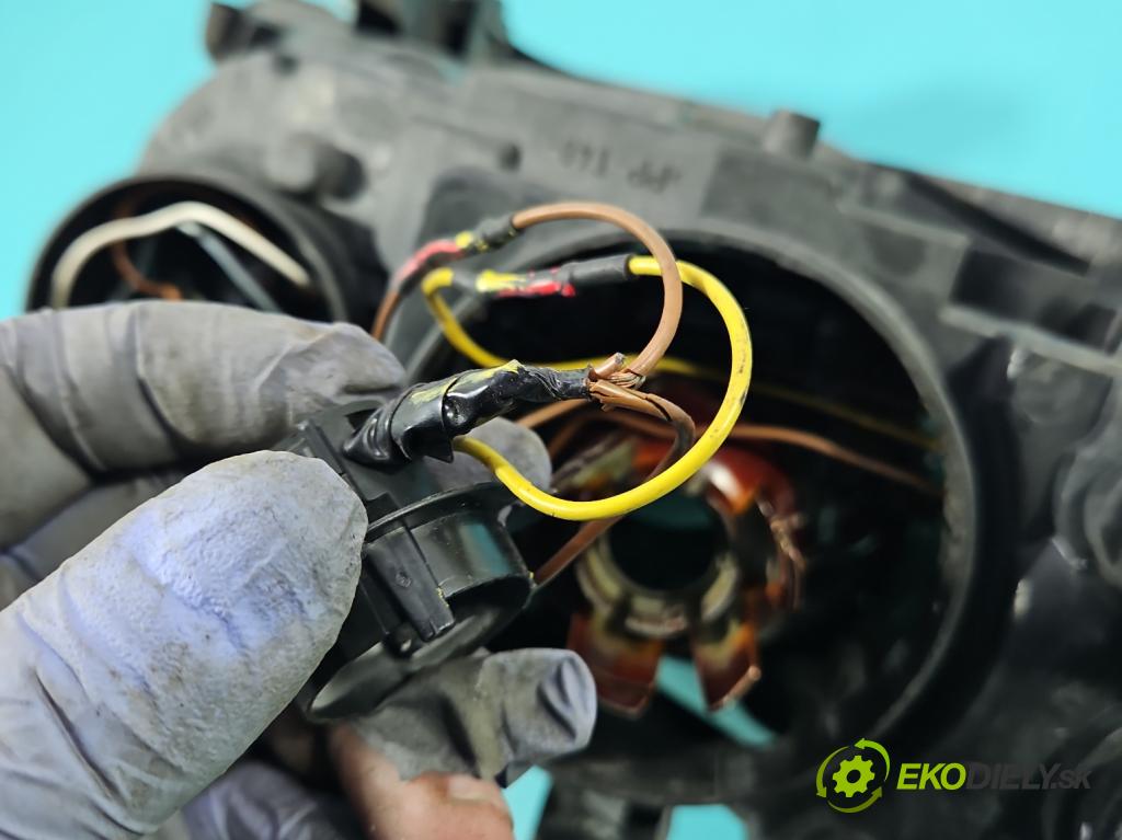 Saab 9-3 II 2002-2012 2.0 T 150 HP manual 110 kW 1998 cm3 4- Reflektor: pravý (Pravé)