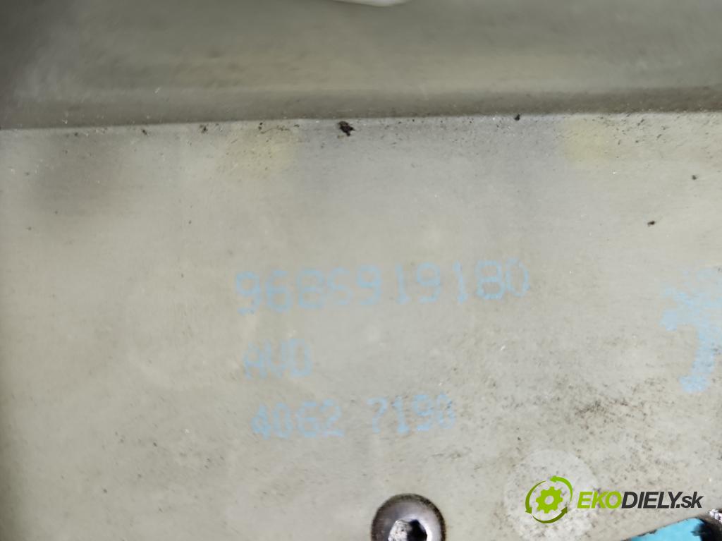 Citroen DS5 2011-2015 1.6 THP 156 hp automatic 115 kW 1598 cm3 5- zámek přední pravý 9686919180