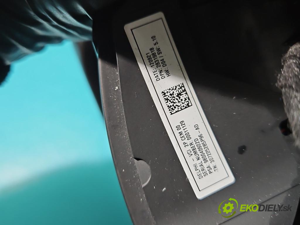 Citroen DS5 2011-2015 1.6 THP 156 HP automatic 115 kW 1598 cm3 5- volant  (Volanty)