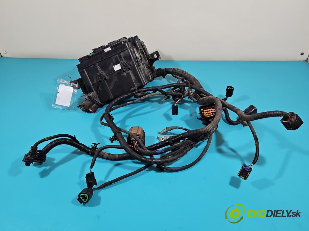 Kia Sportage IV 2015-2021 1.7 crdi 141 hp automatic 104 kW 1685 cm3 5- skříňka pojistková 91950-D9880 (Pojistkové skříňky)