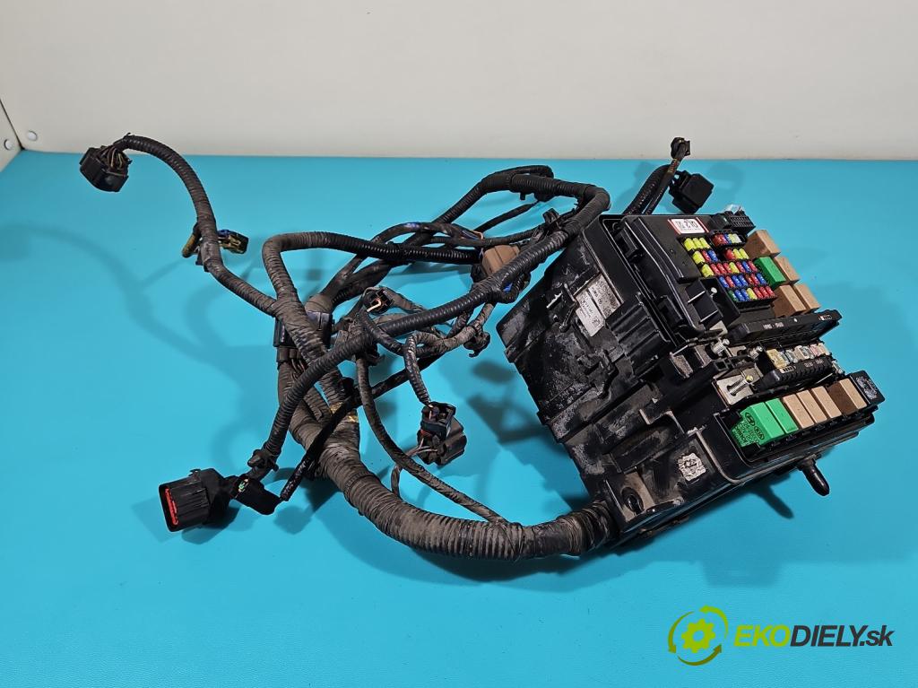 Kia Sportage IV 2015-2021 1.7 crdi 141 hp automatic 104 kW 1685 cm3 5- skříňka pojistková 91950-D9880 (Pojistkové skříňky)