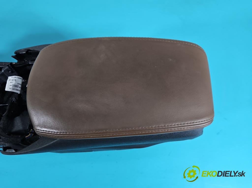 Citroen DS5 2011-2015 1.6 THP 156 HP automatic 115 kW 1598 cm3 5- operadlo 9686964777 (Lakťové opierky)