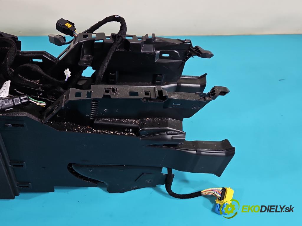 Citroen DS5 2011-2015 1.6 THP 156 HP automatic 115 kW 1598 cm3 5- operadlo 9686964777 (Lakťové opierky)