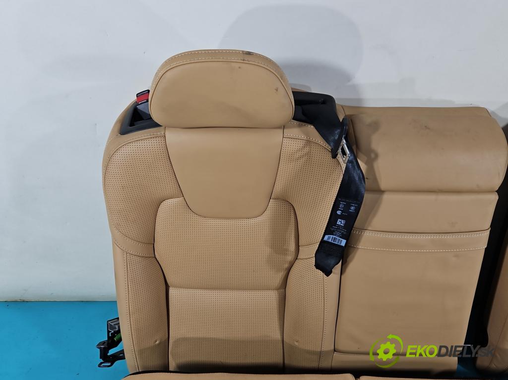 Volvo V90 2016- 2.0 D5 235 HP automatic 173 kW 1969 cm3 5- Pohovka: zadné  (Sedačky, sedadlá)