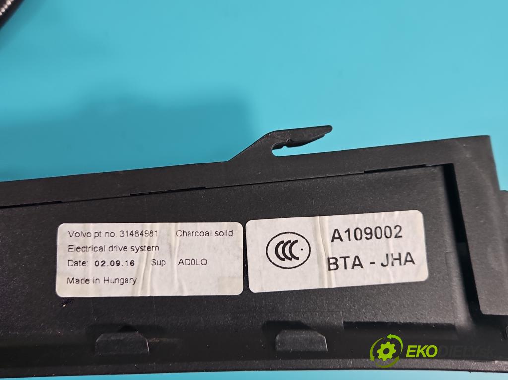 Volvo V90 2016- 2.0 D5 235 HP automatic 173 kW 1969 cm3 5- roleta 8962007114-00 (Rolety kufra)