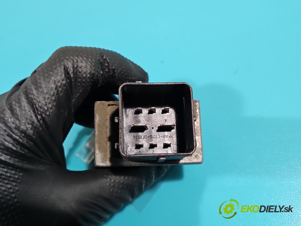 Renault Master III 2010-2019 2.3 dci 145 HP manual 107 kW 2299 cm3 5- Relé: svíčky: zařicích: 8200859243 (Relé)