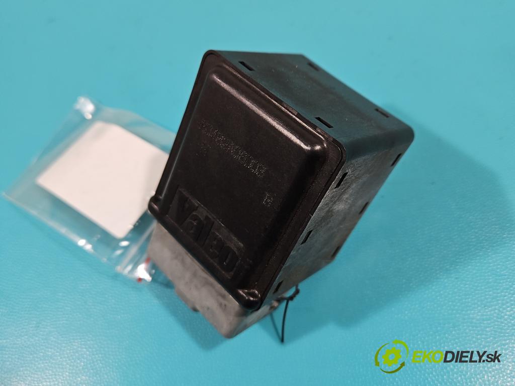 Renault Scenic II 2003-2009 1.5 dci 101 HP manual 74 kW 1461 cm3 5- Blokáda: řízení: 8200033233 (Ostatné)