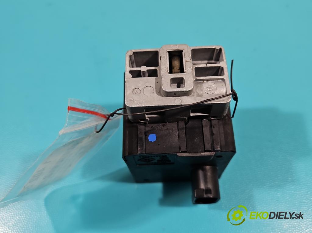 Renault Scenic II 2003-2009 1.5 dci 101 HP manual 74 kW 1461 cm3 5- Blokáda: řízení: 8200033233 (Ostatné)