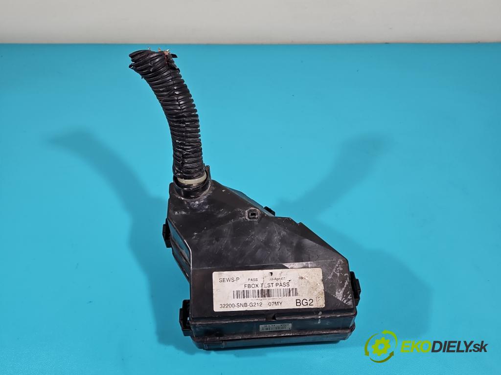 Honda Civic VIII 2006-2011 1.8 16V 140 HP manual 103 kW 1799 cm3 4- riadiaca jednotka motora 37820-RNA-E11