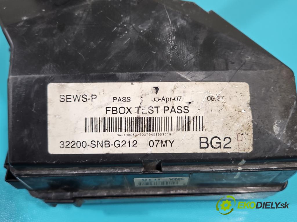 Honda Civic VIII 2006-2011 1.8 16V 140 HP manual 103 kW 1799 cm3 4- riadiaca jednotka motora 37820-RNA-E11