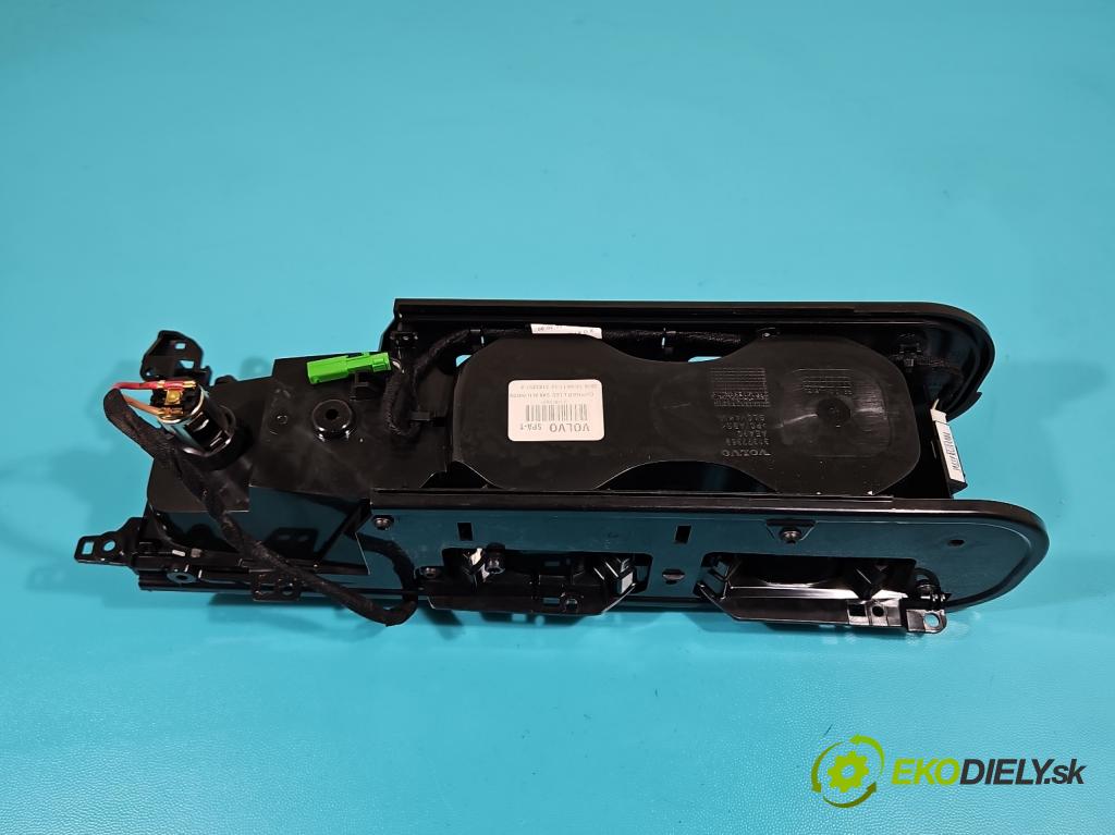 Volvo V90 2016- 2.0 D5 235 HP automatic 173 kW 1969 cm3 5- Rukojeť: na nápoje: 31377368 (Úchyty, držiaky na nápoje)