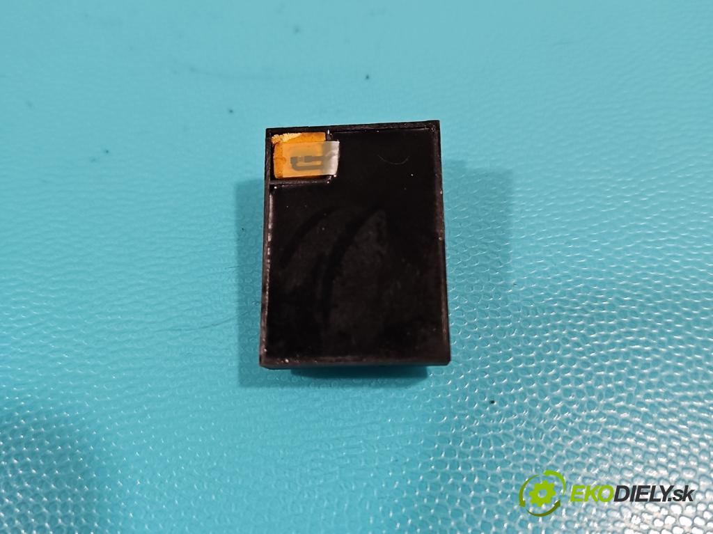 Volvo V90 2016- 2.0 D5 235 HP automatic 173 kW 1969 cm3 5- snímač déšť: 31404274 (Snímač dažďa)