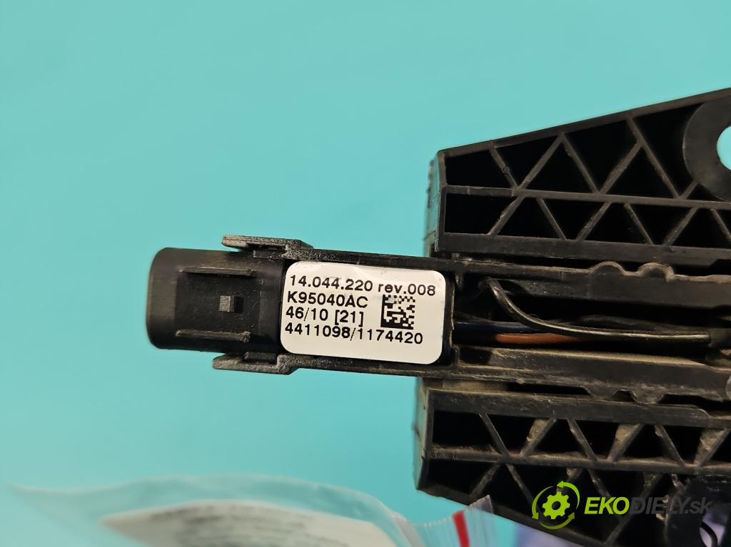 Porsche Cayenne II 2010-2017 4.8 V8 Turbo 500KM automatic 368 kW 4806 cm3 5- klika přední pravé 5N0839885 (Klika dveří ostatní)